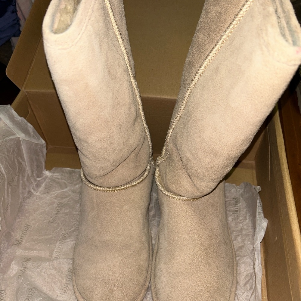 Women's Tan Suede Boots